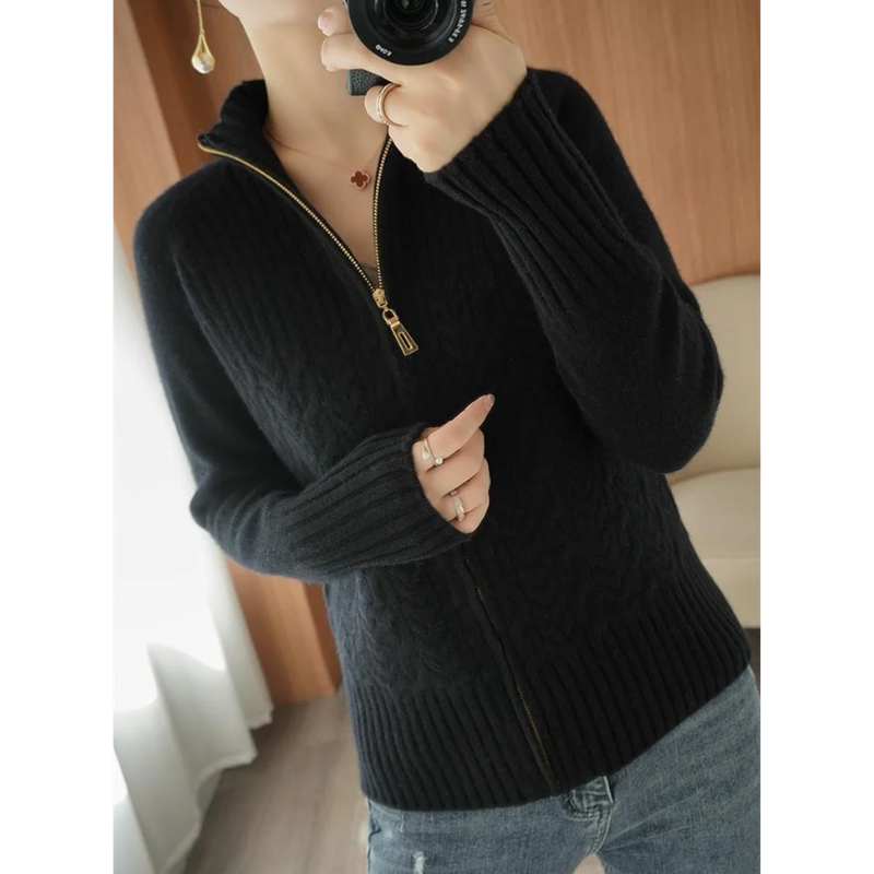 Elvira™ | Smal & Stilrent Stickat Kofta