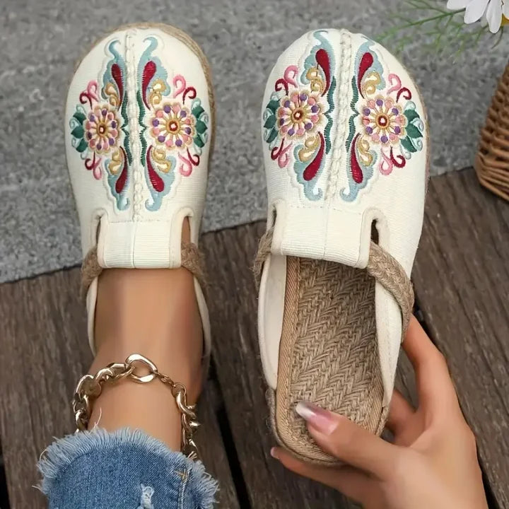 Katy™ | Blommiga Mules med Handbroderi och Jutesula