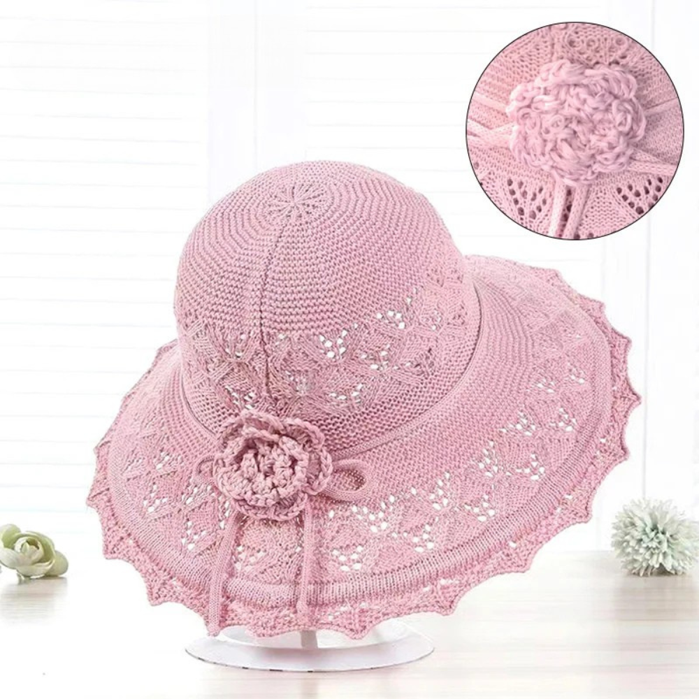 Livia™ | Elegant Virkad Sommarhatt med Blomdetalj