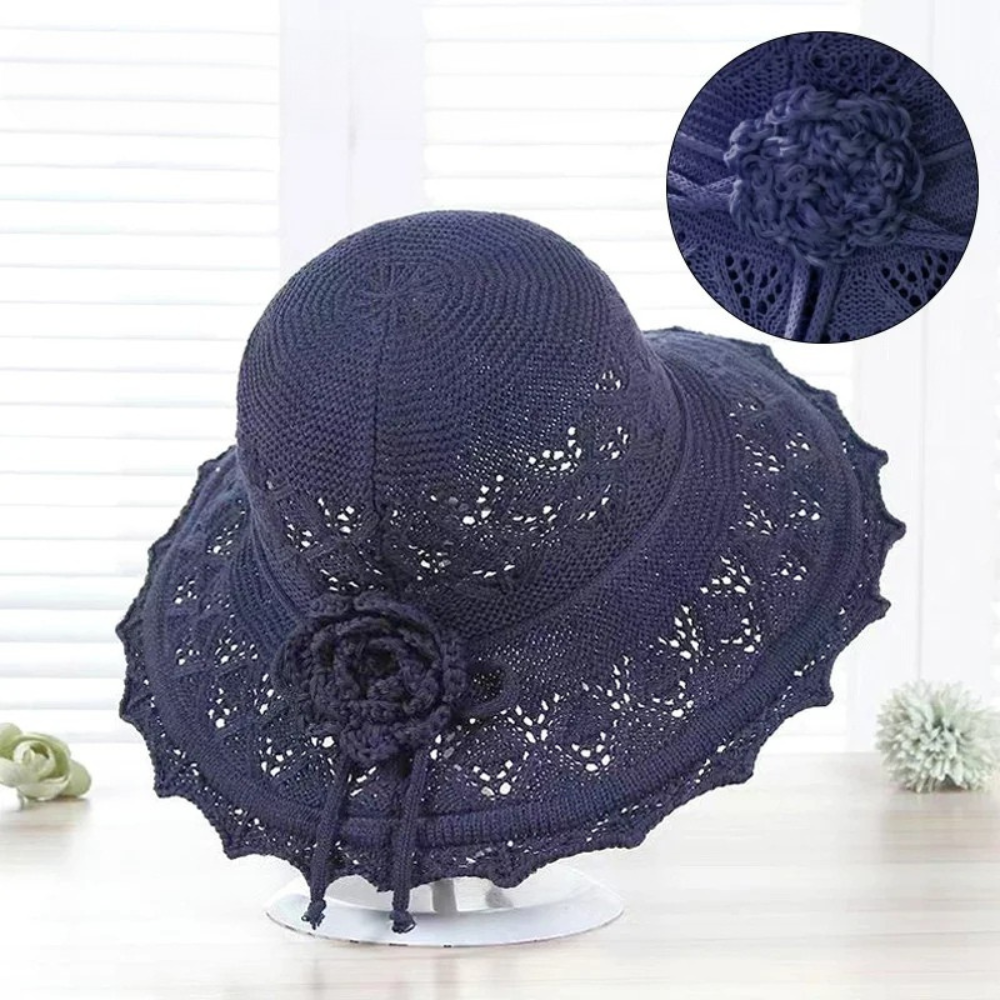 Livia™ | Elegant Virkad Sommarhatt med Blomdetalj