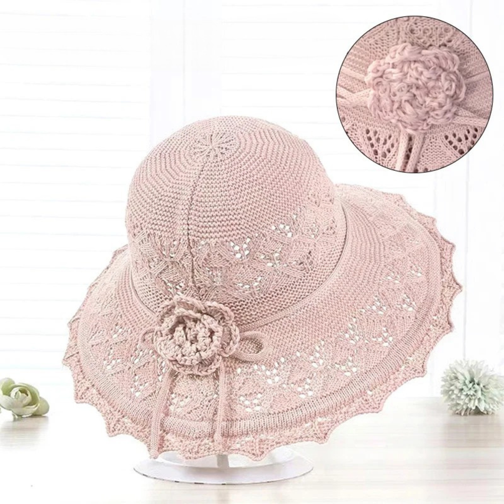 Livia™ | Elegant Virkad Sommarhatt med Blomdetalj